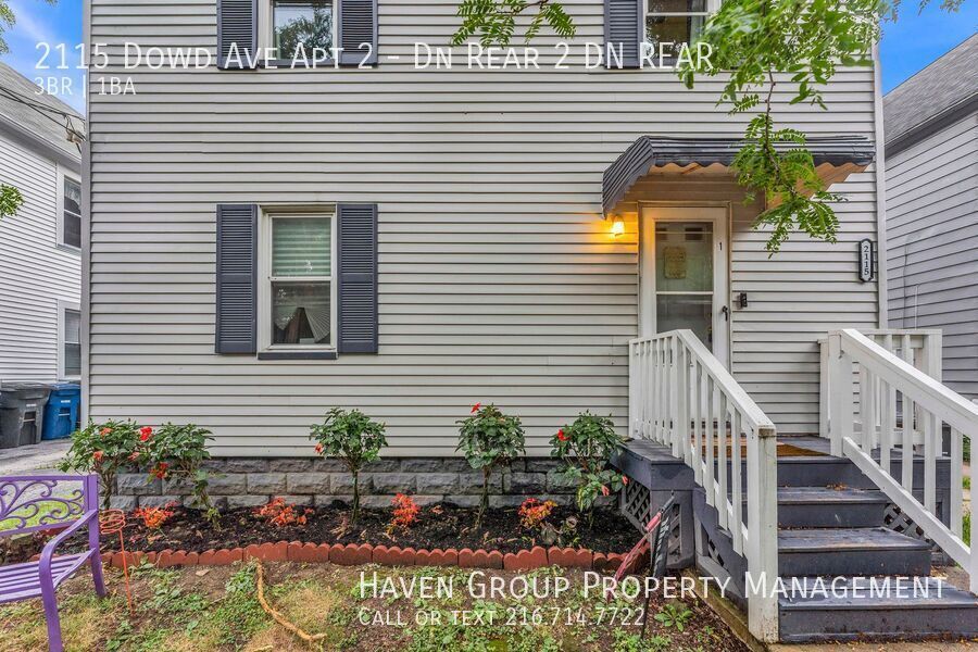 2115 Dowd Ave | Unit 2, Lakewood, OH 44107 - Spacious 3-bed 1-bath multi-family home! property image