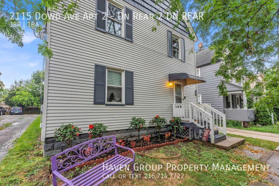 2115 Dowd Ave | Unit 2, Lakewood, OH 44107 - Spacious 3-bed 1-bath multi-family home! property image