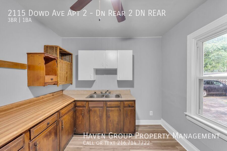 2115 Dowd Ave | Unit 2, Lakewood, OH 44107 - Spacious 3-bed 1-bath multi-family home! property image