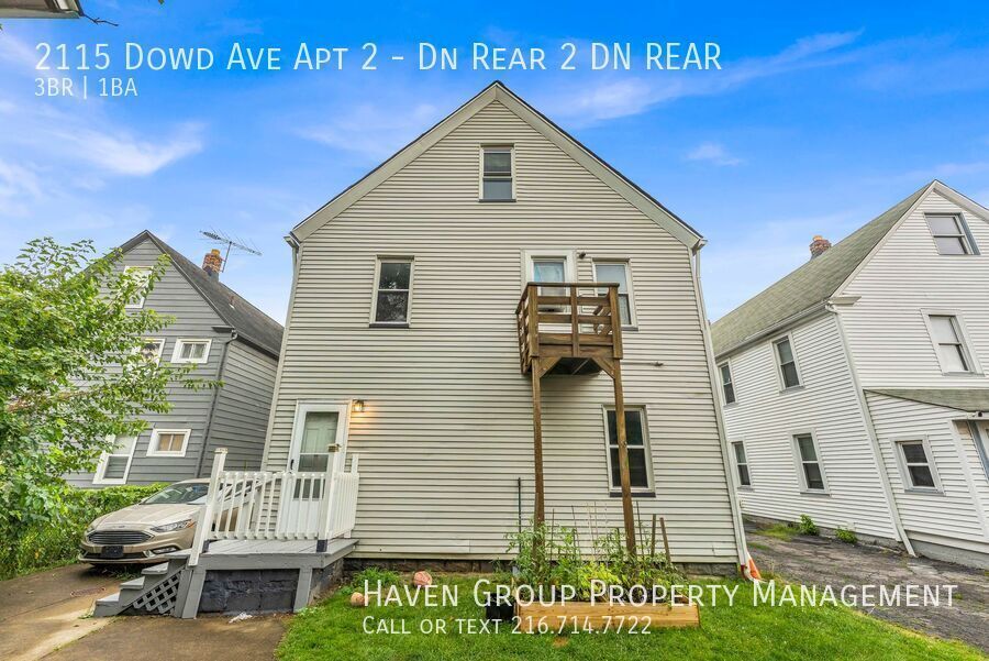 2115 Dowd Ave | Unit 2, Lakewood, OH 44107 - Spacious 3-bed 1-bath multi-family home! property image