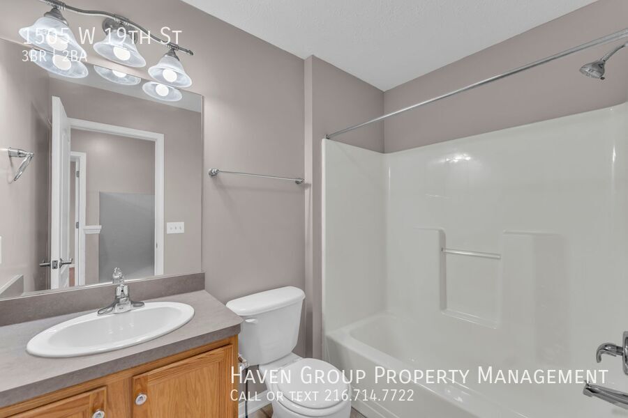 1505 W 19th St, Lorain, OH 44052- Spacious 3-bed 1.5-bath single-family home! property image
