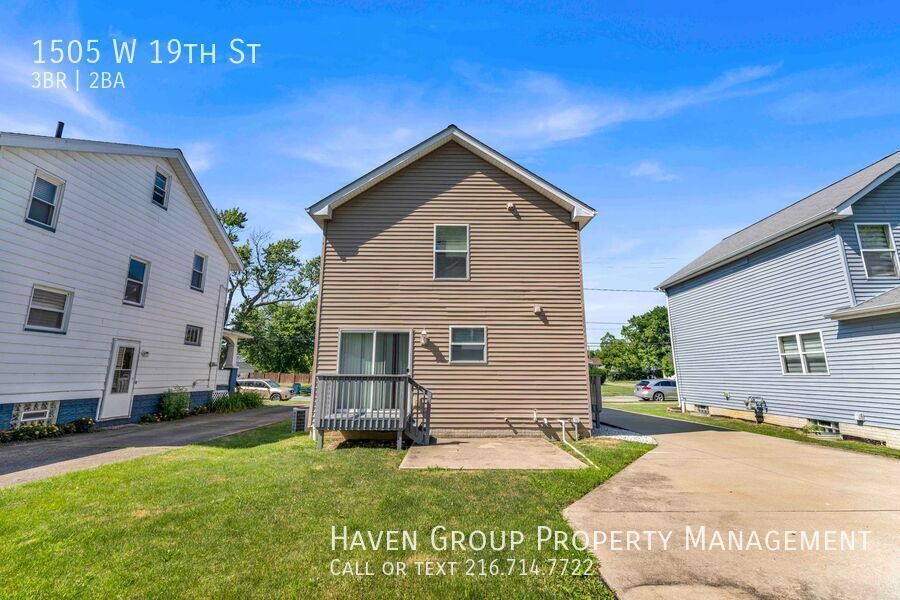 1505 W 19th St, Lorain, OH 44052- Spacious 3-bed 1.5-bath single-family home! property image