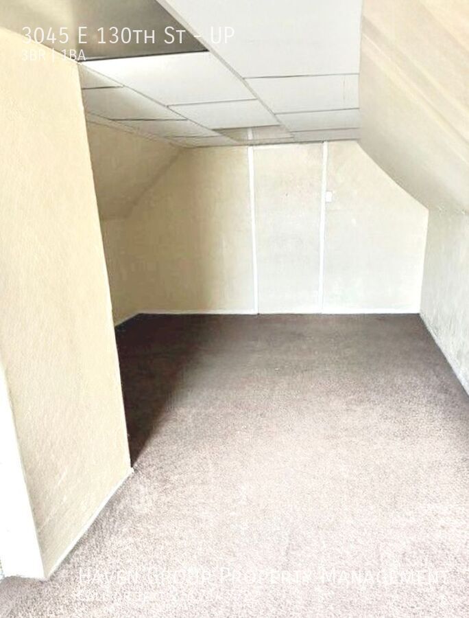 3045 E 130th St | UP, Cleveland, OH 44120 - Spacious 3-bed 1-bath multi-family home! property image