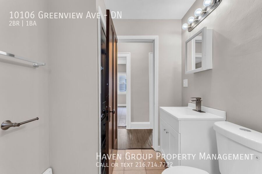 10106 Greenview Ave | DN, Garfield Heights, OH 44125- Spacious 2-bed 1-bath multi-family home! property image