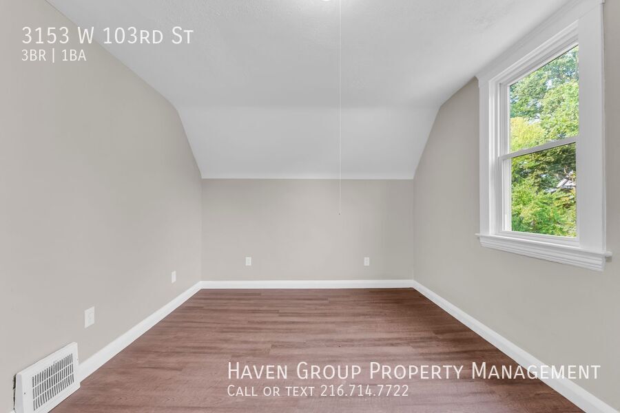 3153 W 103rd St, Cleveland, OH 44111- Spacious 3-bed 1-bath single-family home! property image