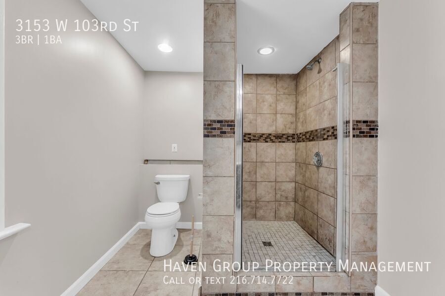 3153 W 103rd St, Cleveland, OH 44111- Spacious 3-bed 1-bath single-family home! property image