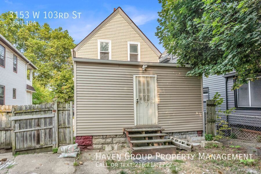 3153 W 103rd St, Cleveland, OH 44111- Spacious 3-bed 1-bath single-family home! property image