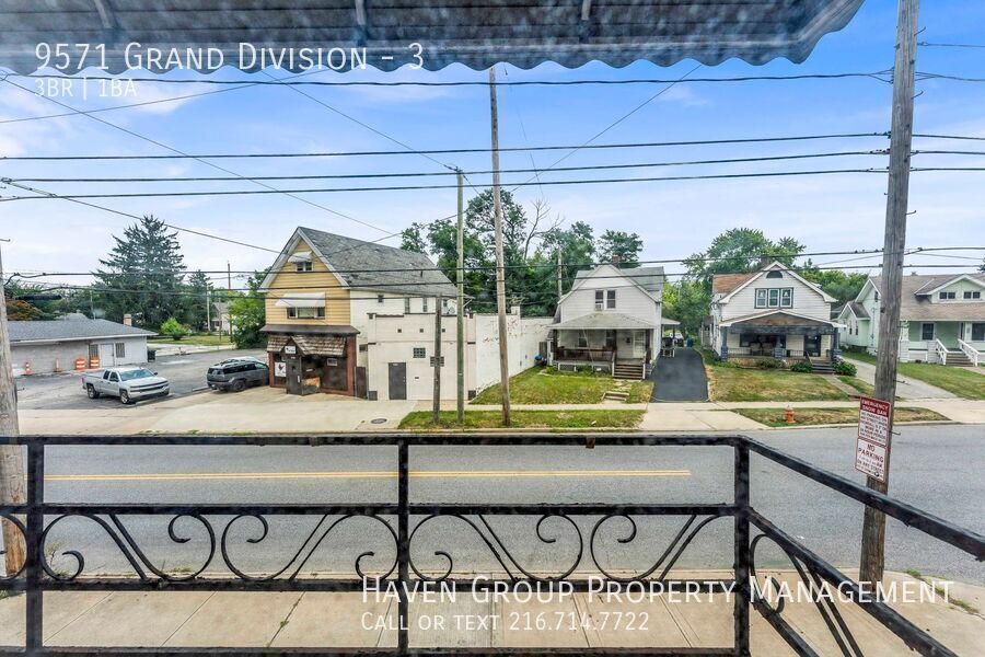 4600 (9571) Grand Division Ave | Unit 3, Cleveland, OH 44125- Spacious 3-bed 1-bath apartment! property image