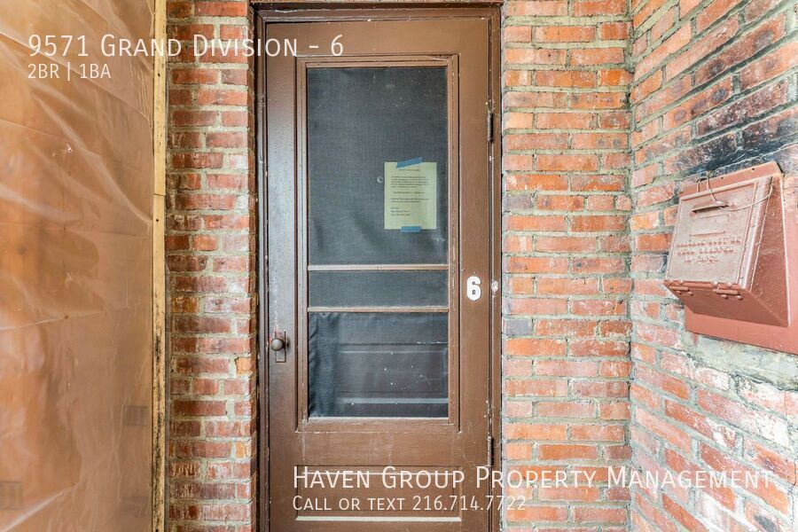 4600 Grand Division Ave | Unit 6, Cleveland, OH 44125- Spacious 2-bed 1-bath apartment! property image