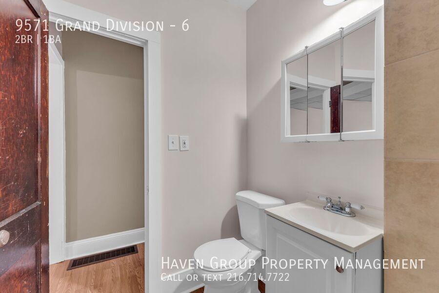 4600 Grand Division Ave | Unit 6, Cleveland, OH 44125- Spacious 2-bed 1-bath apartment! property image
