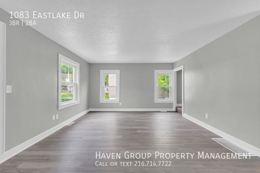 1083 Eastlake Dr, Eastlake, OH 44095 - Spacious 3-bed 1.5-bath single-family home! property image