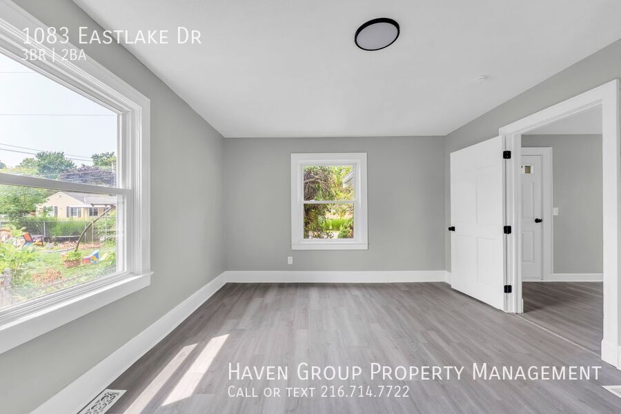 1083 Eastlake Dr, Eastlake, OH 44095 - Spacious 3-bed 1.5-bath single-family home! property image