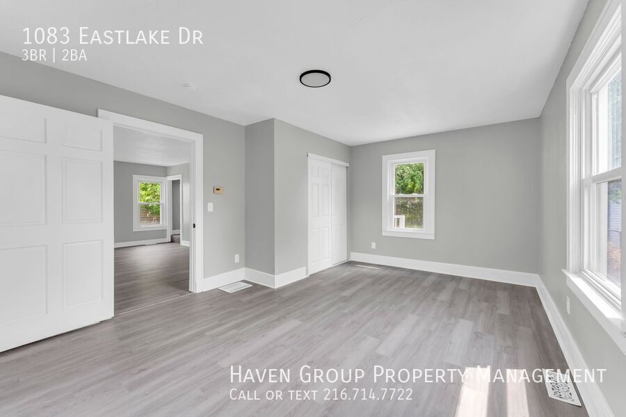 1083 Eastlake Dr, Eastlake, OH 44095 - Spacious 3-bed 1.5-bath single-family home! property image