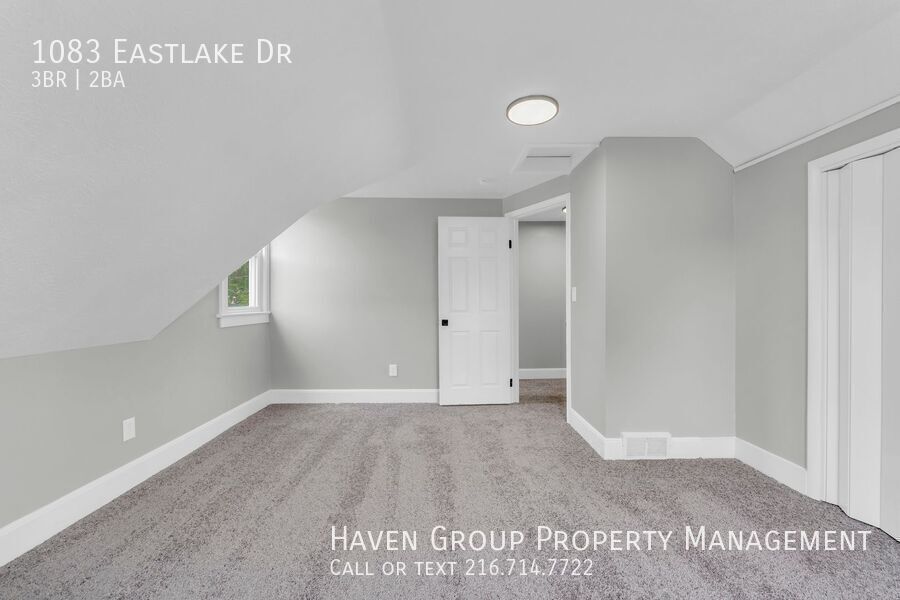 1083 Eastlake Dr, Eastlake, OH 44095 - Spacious 3-bed 1.5-bath single-family home! property image