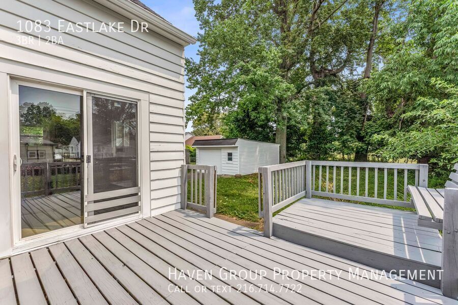 1083 Eastlake Dr, Eastlake, OH 44095 - Spacious 3-bed 1.5-bath single-family home! property image