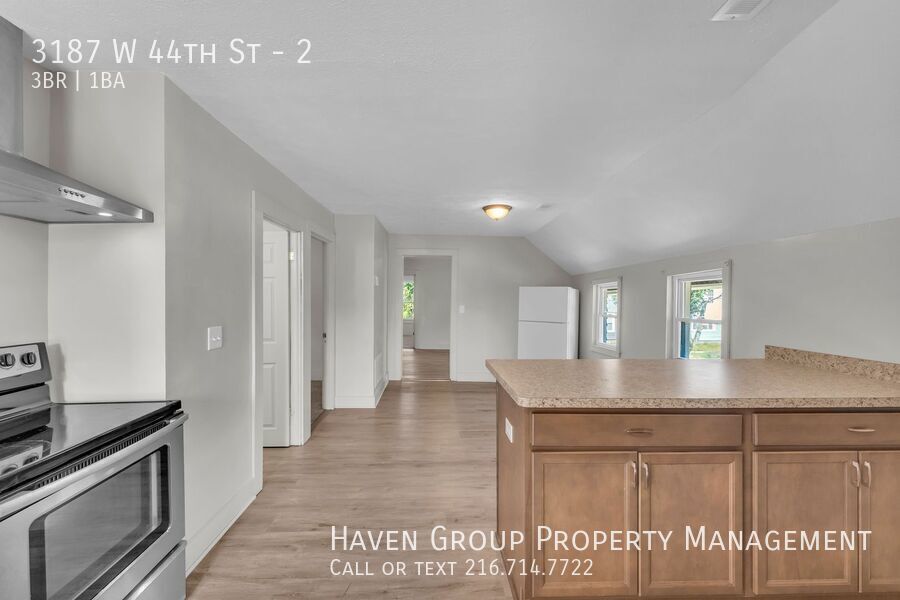 3187 W 44th St | Unit 2/UP, Cleveland, OH 44109- Spacious 3-bed 1-bath multi-family home! property image