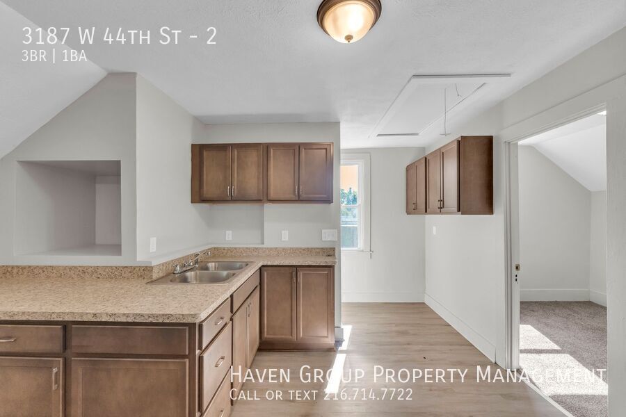 3187 W 44th St | Unit 2/UP, Cleveland, OH 44109- Spacious 3-bed 1-bath multi-family home! property image