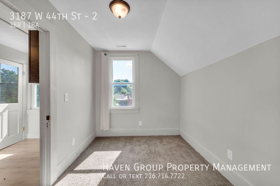 3187 W 44th St | Unit 2/UP, Cleveland, OH 44109- Spacious 3-bed 1-bath multi-family home! property image