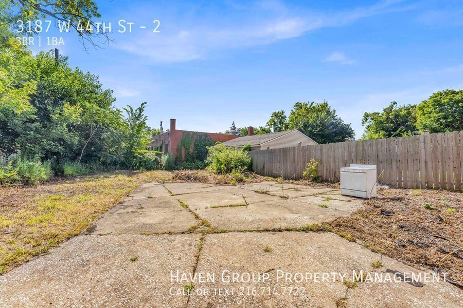 3187 W 44th St | Unit 2/UP, Cleveland, OH 44109- Spacious 3-bed 1-bath multi-family home! property image