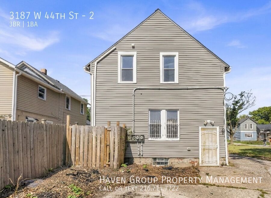 3187 W 44th St | Unit 2/UP, Cleveland, OH 44109- Spacious 3-bed 1-bath multi-family home! property image