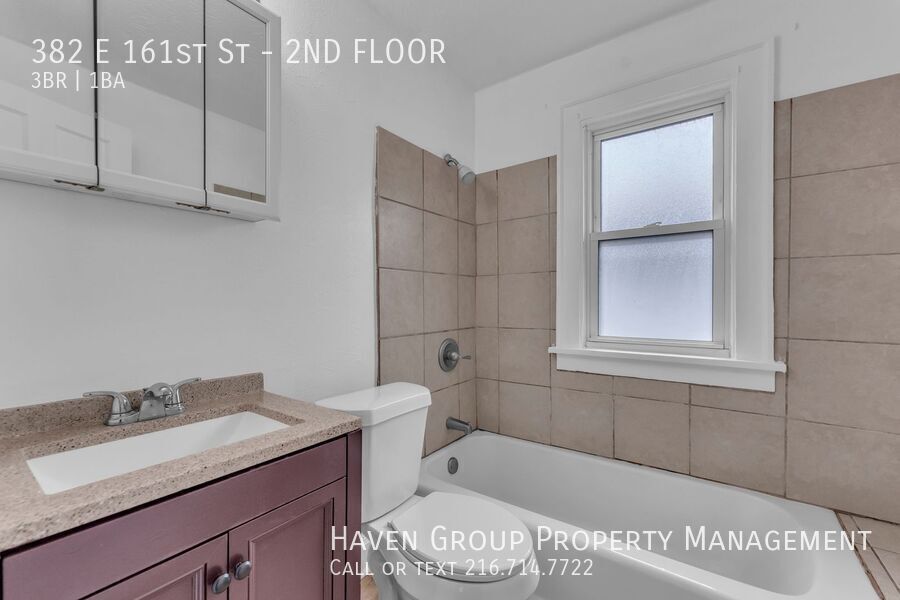 382 E 161st St | 2nd Floor, Cleveland, OH 44110- Spacious 3-bed 1-bath multi-family home! property image