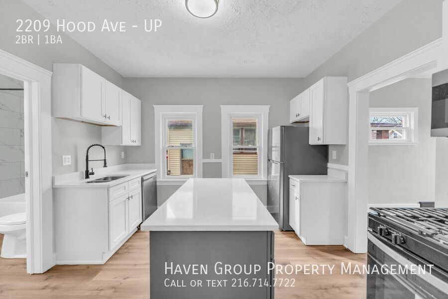 2209 Hood Ave | UP, Cleveland, OH 44109- Spacious 2-bed 1-bath multi-family home! A minimum credit score of 640 is required. property image