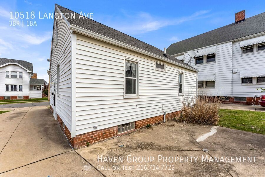 10518 Langton Ave, Garfield Heights, OH 44125- Spacious 3-bed 1-bath single-family home!  property image