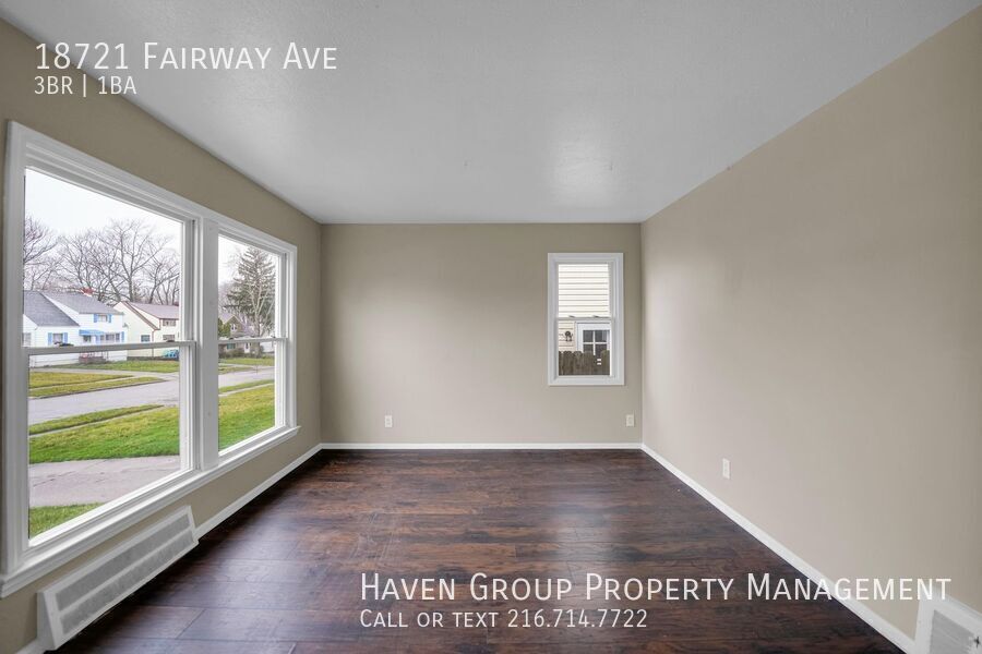 18721 Fairway Ave, Maple Heights, OH 44137- Spacious 3-bed 1-bath single-family home!  property image