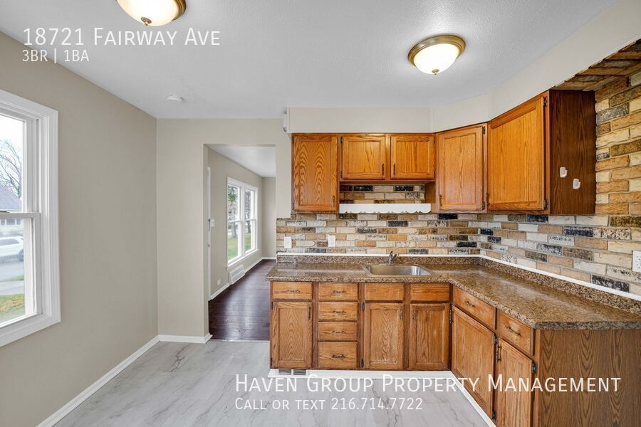 18721 Fairway Ave, Maple Heights, OH 44137- Spacious 3-bed 1-bath single-family home!  property image