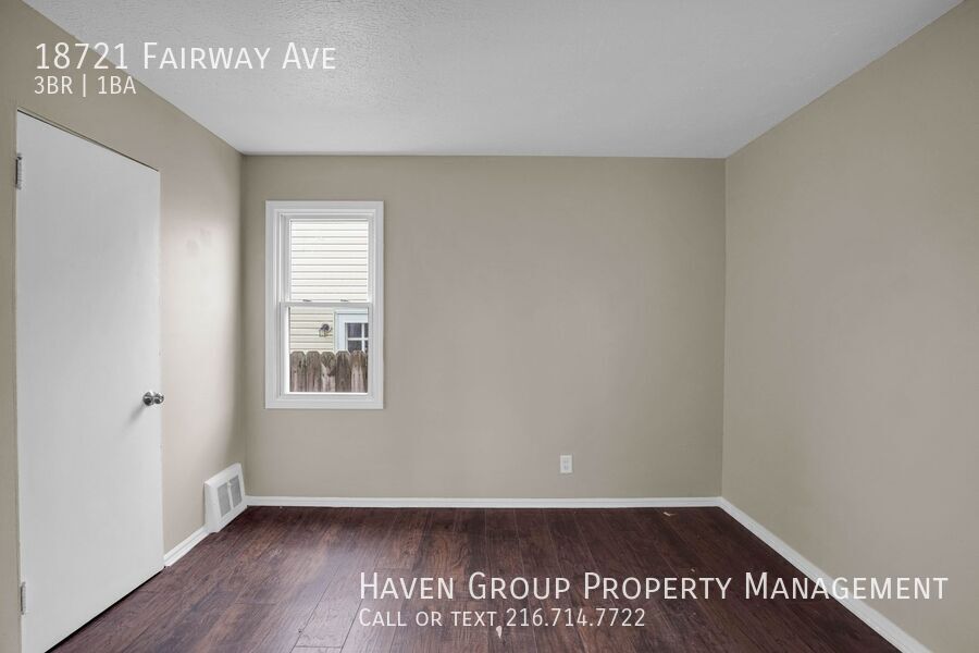 18721 Fairway Ave, Maple Heights, OH 44137- Spacious 3-bed 1-bath single-family home!  property image