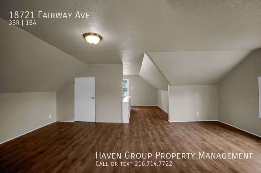 18721 Fairway Ave, Maple Heights, OH 44137- Spacious 3-bed 1-bath single-family home!  property image