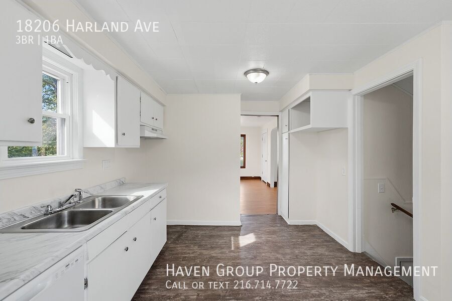 18206 Harland Ave, Cleveland - Spacious 3 bed 1 bath single family home! Please note that the full security deposit is required. property image