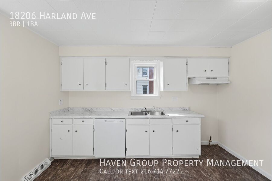 18206 Harland Ave, Cleveland - Spacious 3 bed 1 bath single family home! Please note that the full security deposit is required. property image