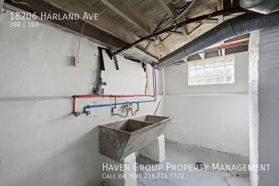 18206 Harland Ave, Cleveland - Spacious 3 bed 1 bath single family home! Please note that the full security deposit is required. property image