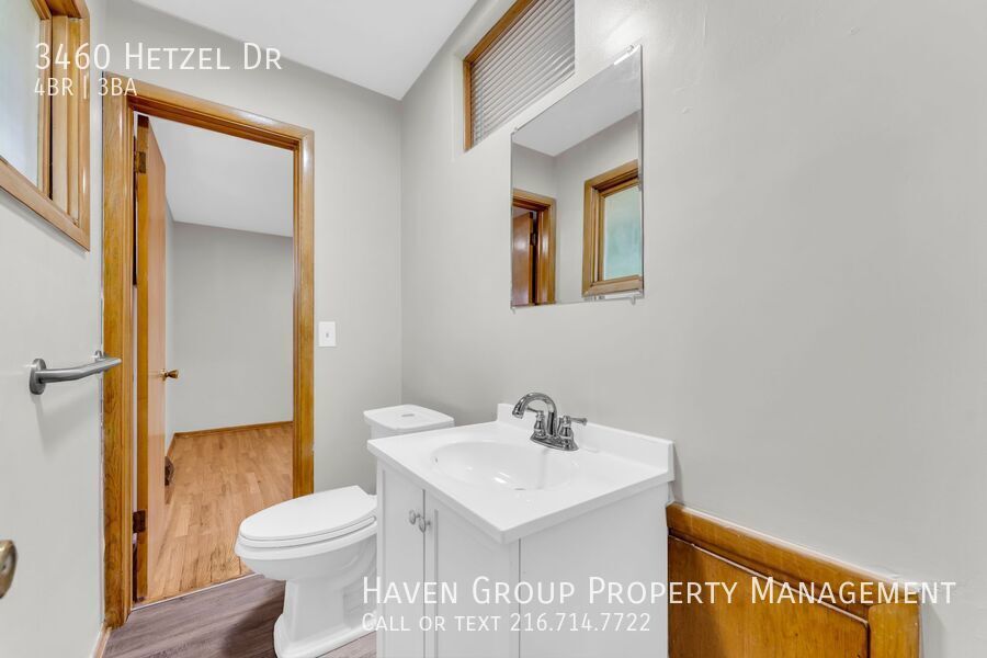 3460 Hetzel Dr, Parma, OH 44134 - Spacious 4-bed 2.5-bath single-family home!  property image