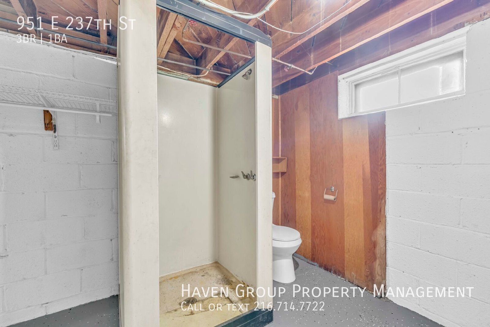 951 E 237th St, Euclid, OH 44123 - Spacious 3-bed 1-bath single-family home!  property image